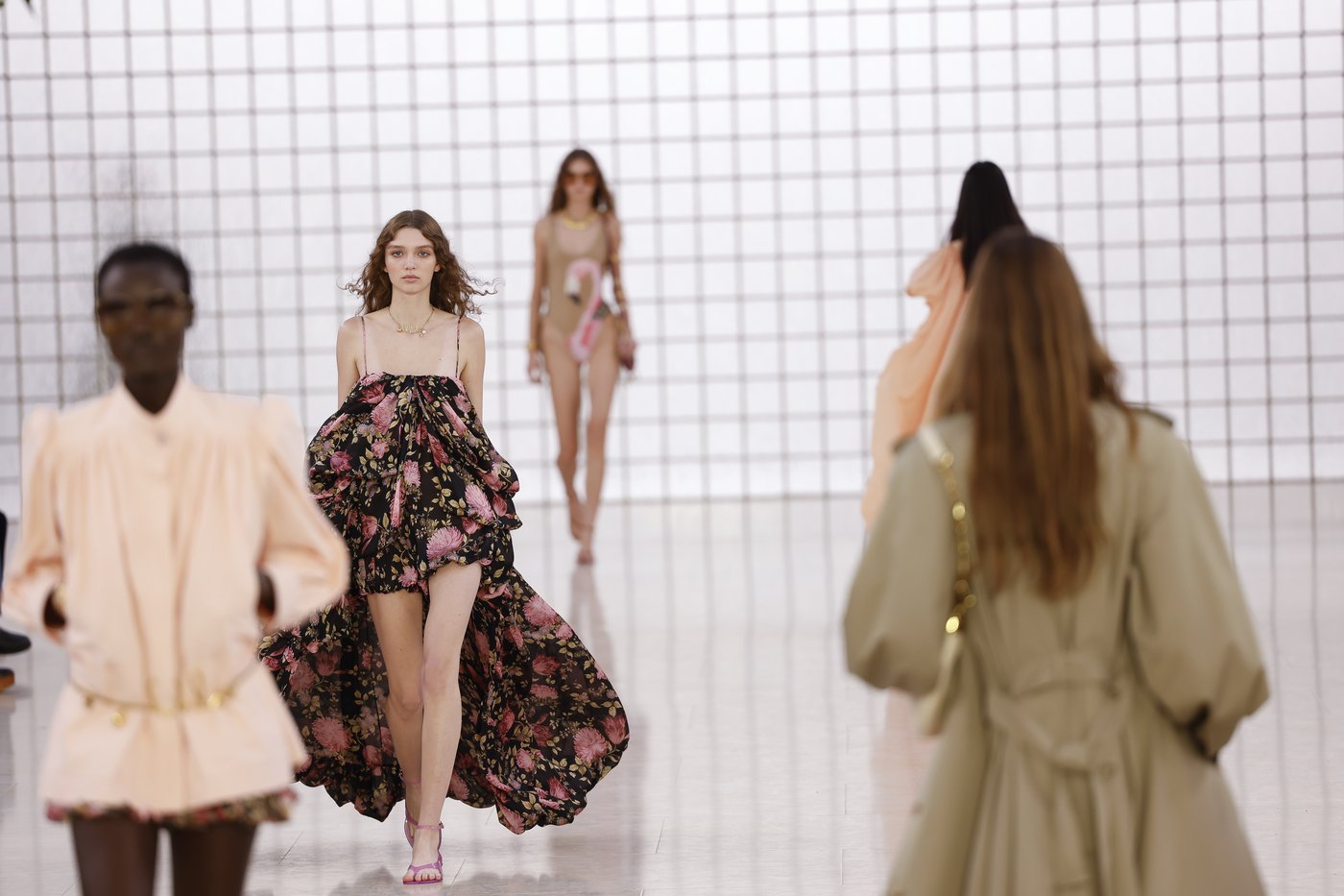 Kamali's sophomore show for Chloé in Paris dazzled with lightness | iNFOnews.ca