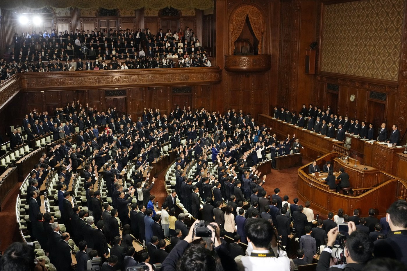 Japan's new PM dissolves the lower house of parliament to set up a snap election | iNFOnews.ca