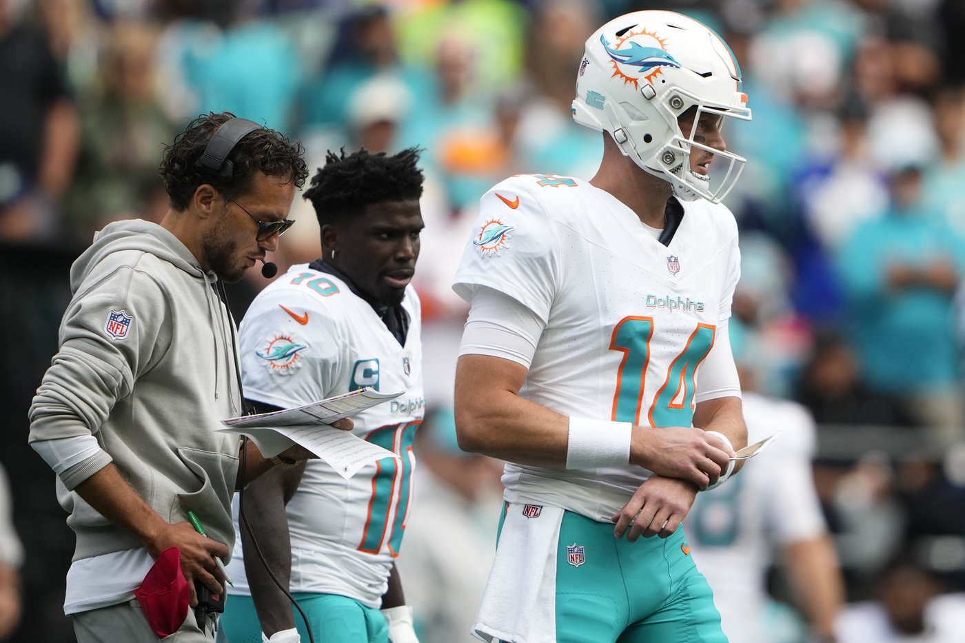 Dolphins look to get star playmakers more involved when they host winless Titans on Monday night | iNFOnews.ca Dolphins look to get star playmakers more involved when they host winless Titans on Monday night | iNFOnews.ca