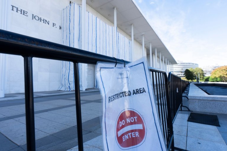 Kennedy Center put off planned repairs despite known structural issues, former employees allege | iNFOnews.ca
