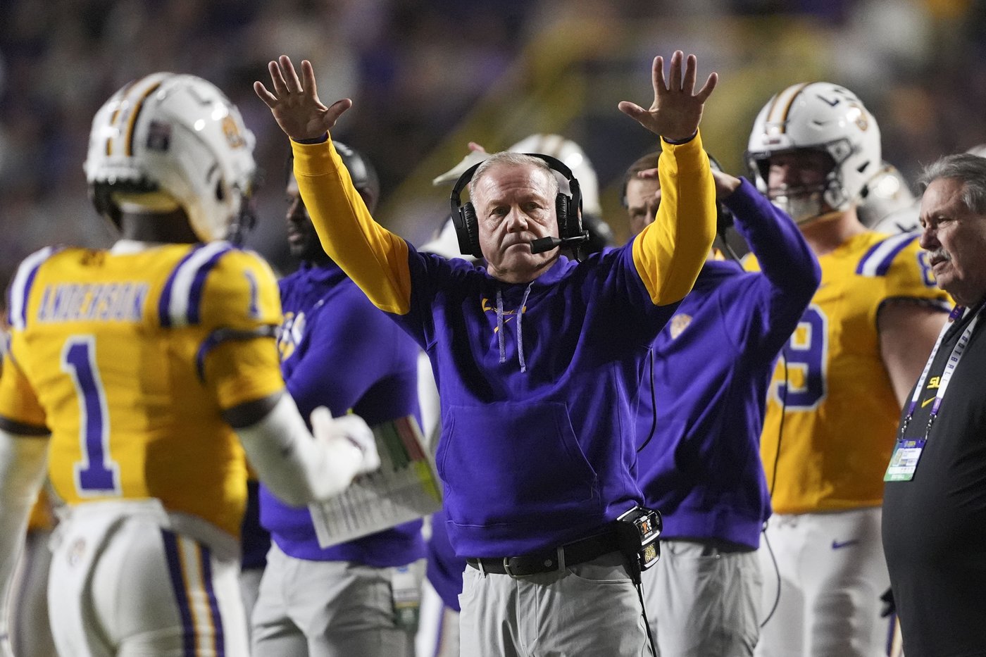 Oklahoma invades LSU's Tiger Stadium for the first time in both teams' final regular-season game | iNFOnews.ca