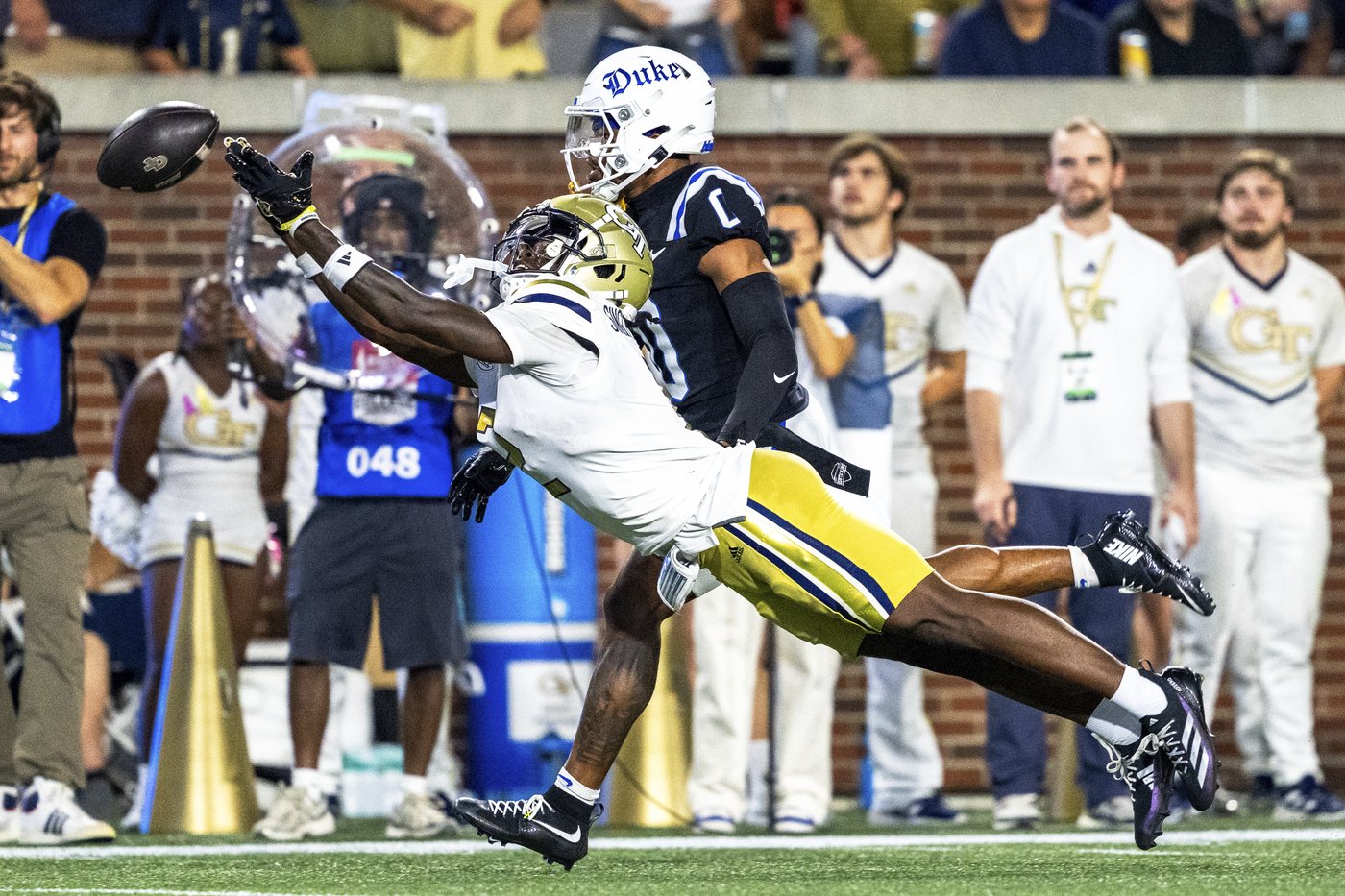Haynes runs for 128 yards, catches go-ahead scoring pass, as Georgia Tech gives Duke 1st loss, 24-14 | iNFOnews.ca Haynes runs for 128 yards, catches go-ahead scoring pass, as Georgia Tech gives Duke 1st loss, 24-14 | iNFOnews.ca