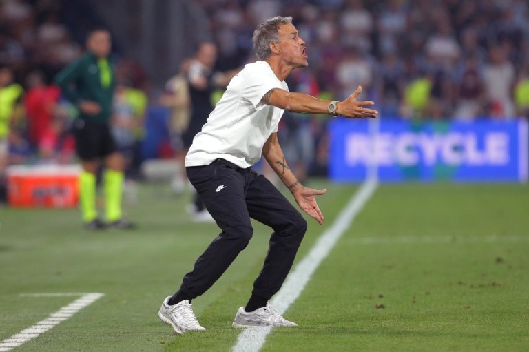 PSG coach says players must defend rapid attacks better after two games without a win | iNFOnews.ca