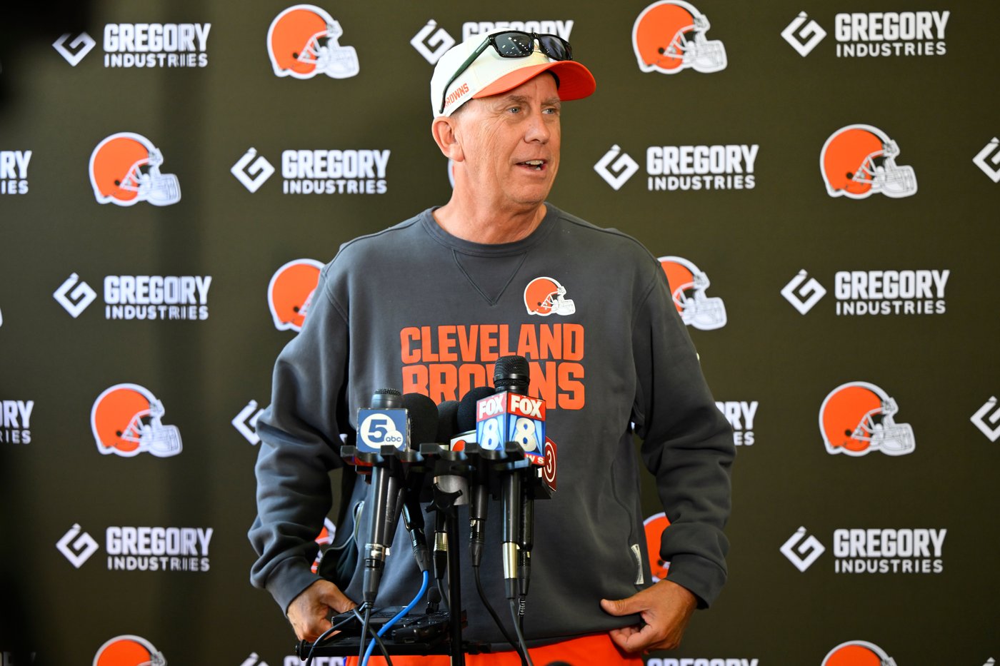 From 'stay away' to the bleachers: Deion Sanders visits Browns' camp as Shedeur vies for starting QB | iNFOnews.ca From 'stay away' to the bleachers: Deion Sanders visits Browns' camp as Shedeur vies for starting QB | iNFOnews.ca