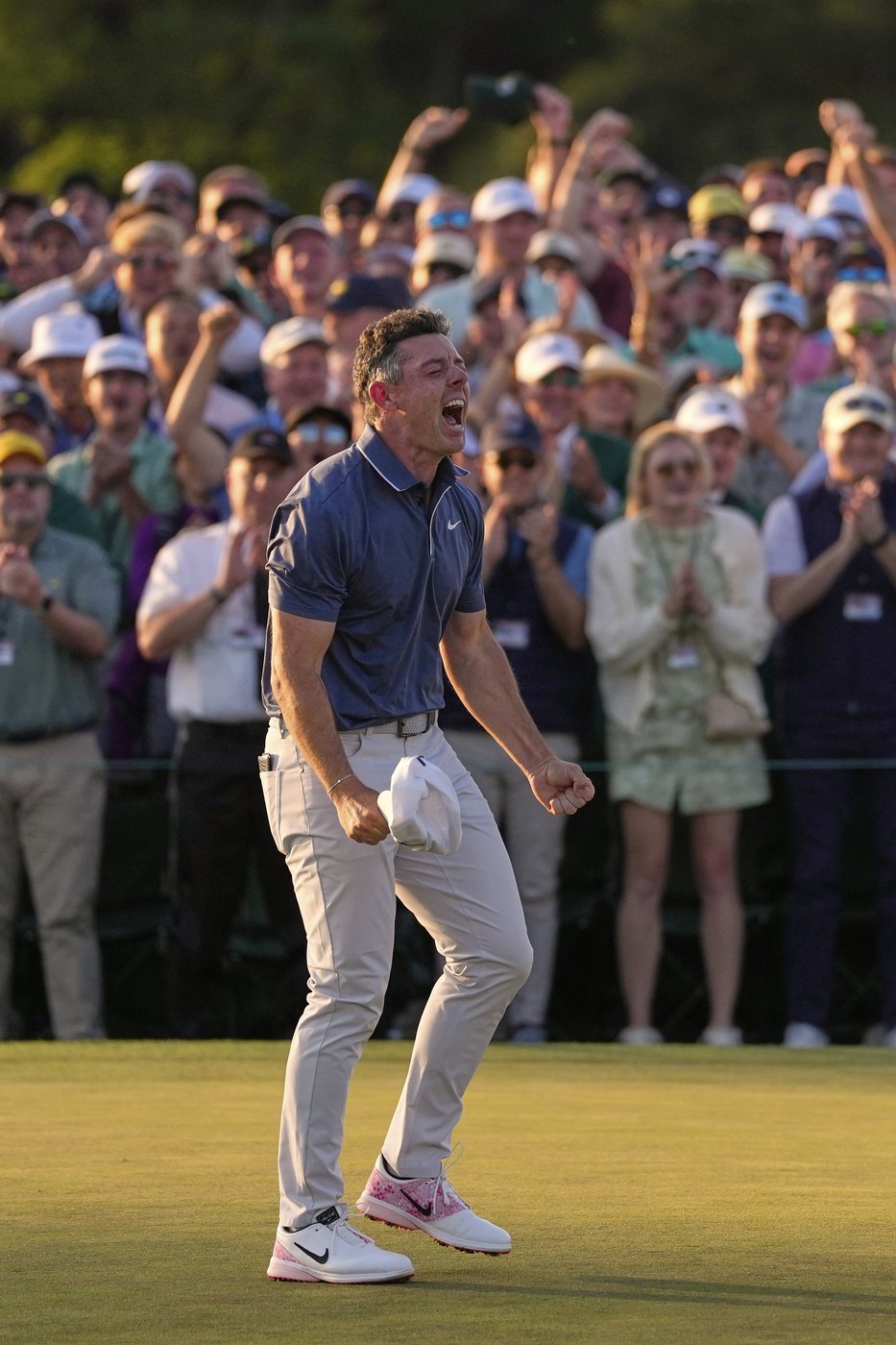 Rory McIlroy wins Masters playoff to complete the career Grand Slam | iNFOnews.ca