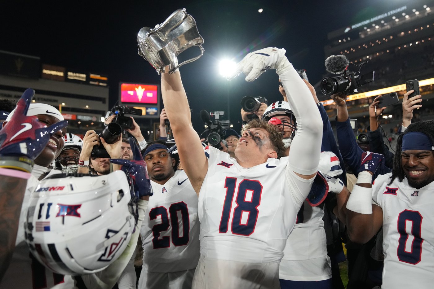 Arizona forces 5 turnovers, spoils rival Arizona State's Big 12 repeat title hopes with 23-7 win | iNFOnews.ca Arizona forces 5 turnovers, spoils rival Arizona State's Big 12 repeat title hopes with 23-7 win | iNFOnews.ca