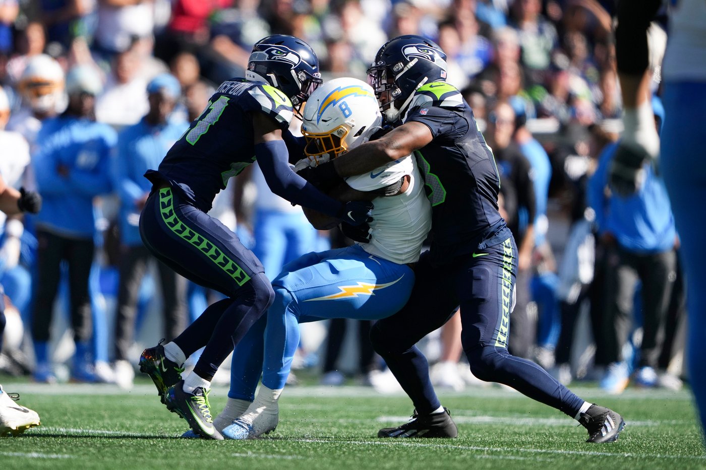 Jim Harbaugh backs Mike McDaniel amid Chargers' struggles on offense during 0-4 start | iNFOnews.ca
