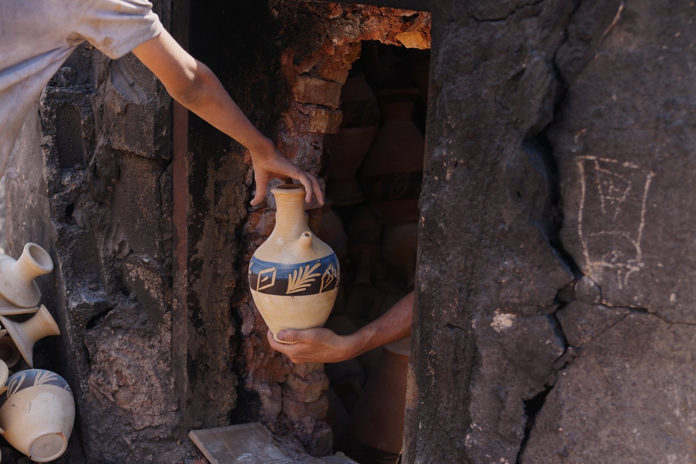 Photos of Palestinian potters preserving a 400-year West Bank tradition | iNFOnews.ca