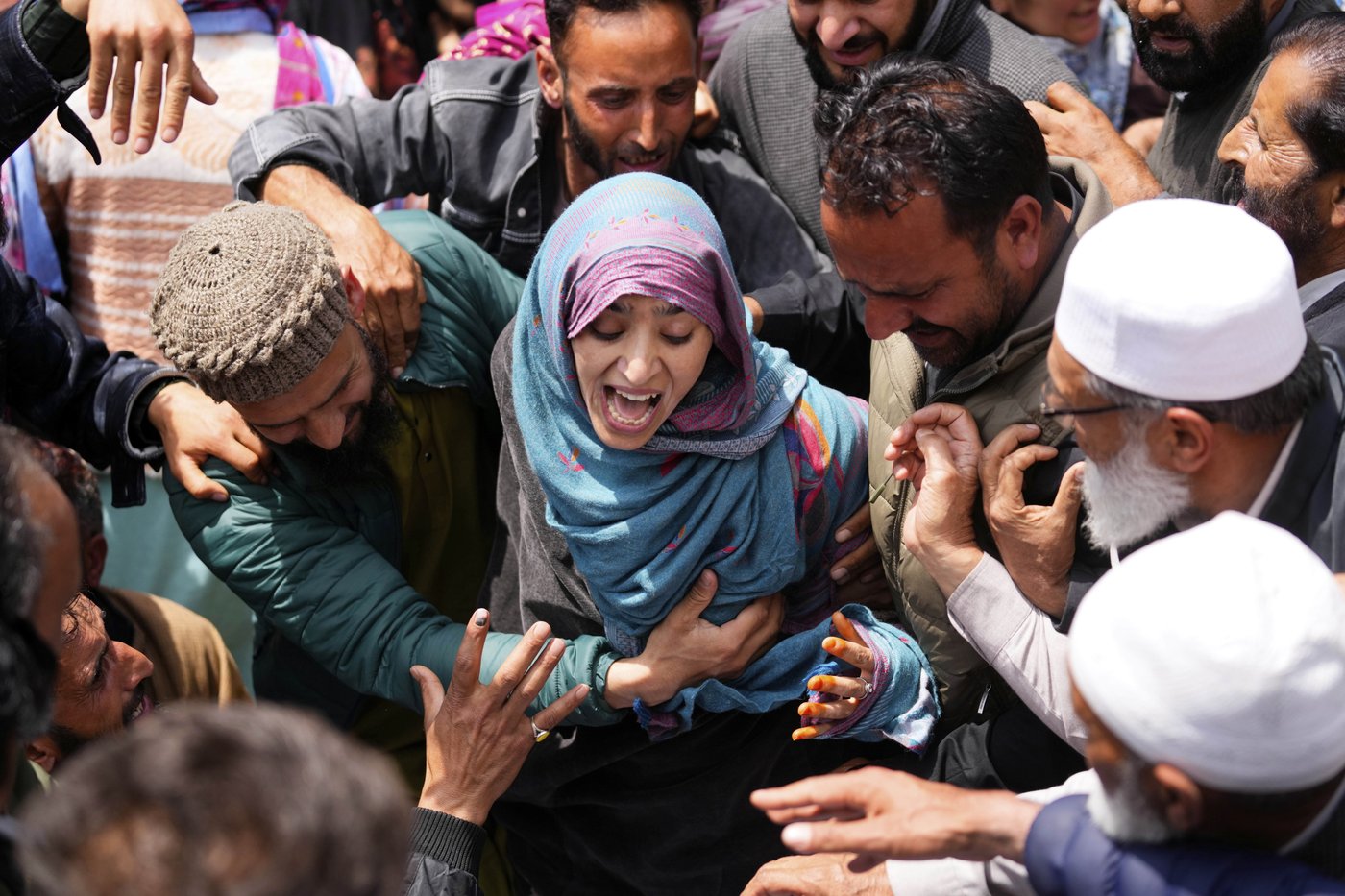 India blames Pakistan for a deadly attack in Kashmir and suspends a key water treaty | iNFOnews.ca India blames Pakistan for a deadly attack in Kashmir and suspends a key water treaty | iNFOnews.ca