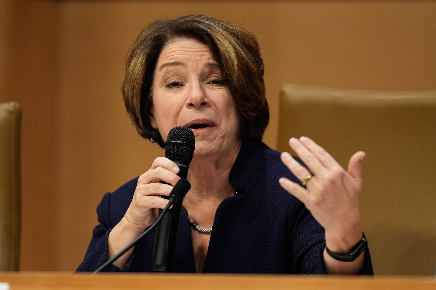 Klobuchar will run for Minnesota governor after Walz ends bid. Democratic senator is a Trump critic | iNFOnews.ca Klobuchar will run for Minnesota governor after Walz ends bid. Democratic senator is a Trump critic | iNFOnews.ca