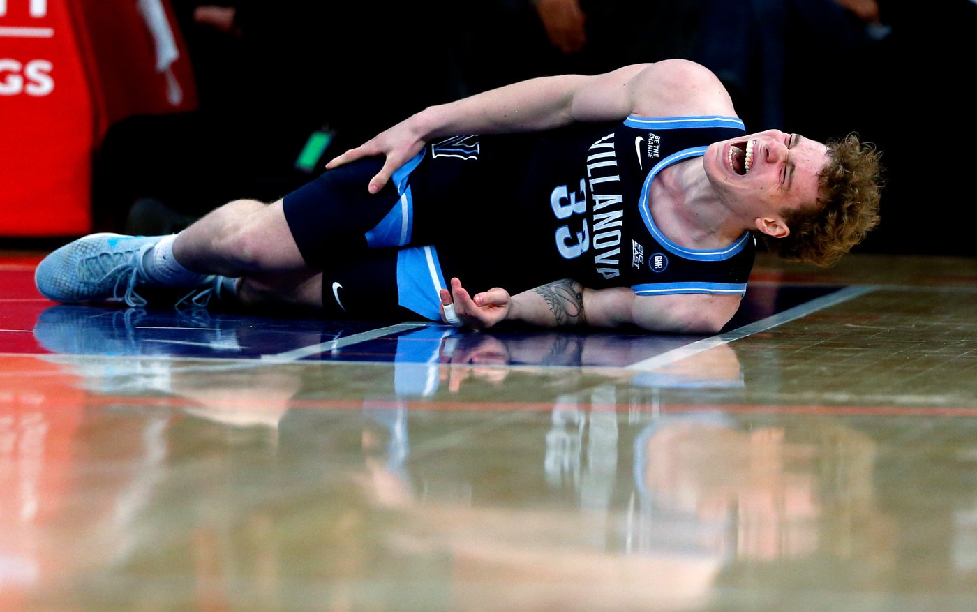 Villanova starting forward Matt Hodge injured against No. 15 St. John's | iNFOnews.ca Villanova starting forward Matt Hodge injured against No. 15 St. John's | iNFOnews.ca