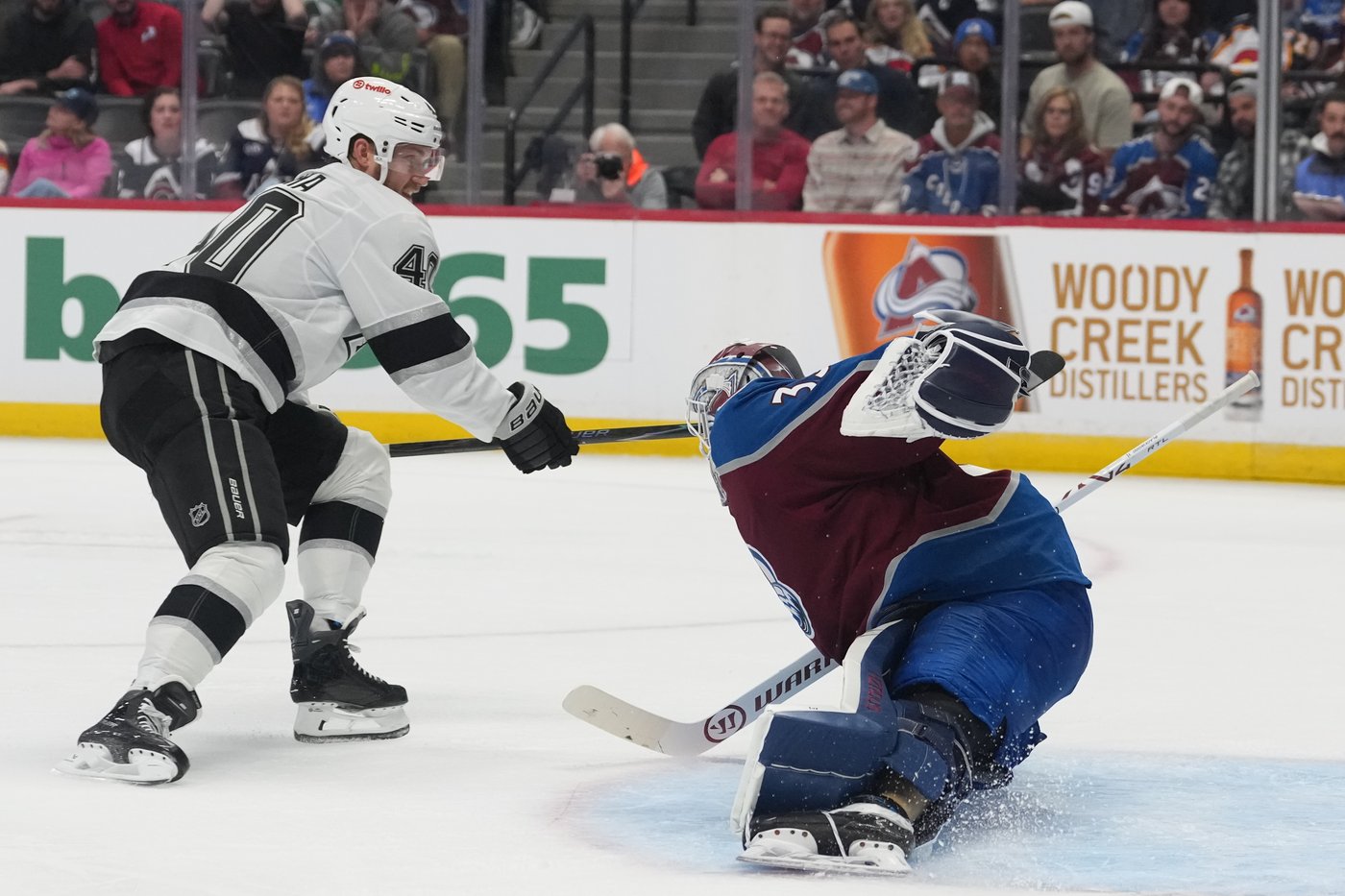 MacKinnon has 2 goals and a rare fight in the Avs' 8-4 victory over the Kings in opener | iNFOnews.ca MacKinnon has 2 goals and a rare fight in the Avs' 8-4 victory over the Kings in opener | iNFOnews.ca