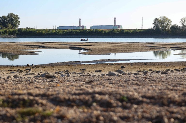 Hungary braces for a full shutdown of the Paks nuclear plant as the Danube River hits record lows | iNFOnews.ca