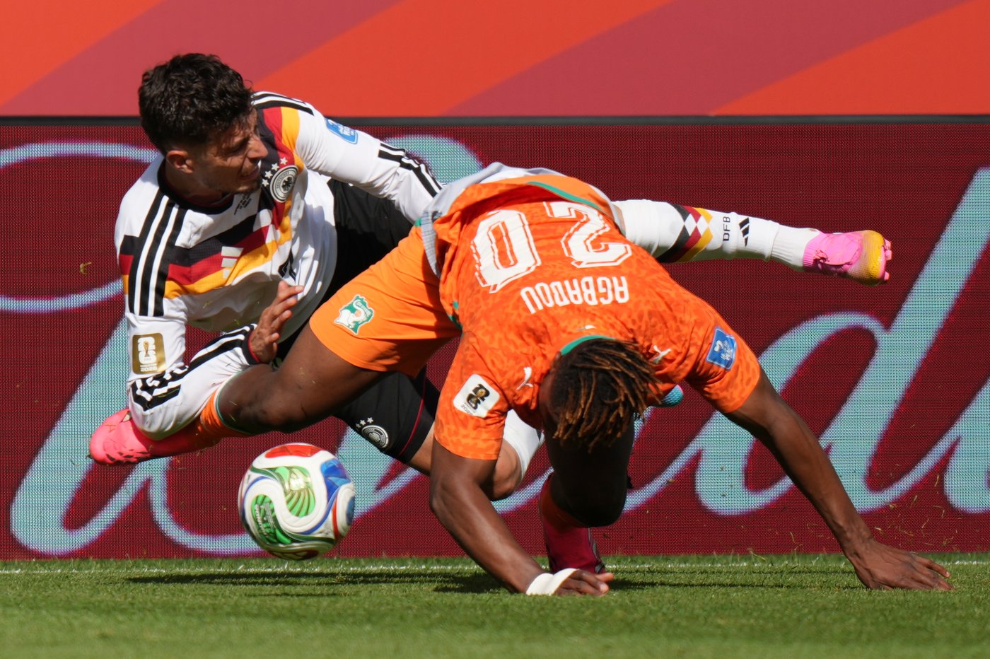 Netherlands and Sweden face off in Houston and other World Cup Day 10 highlights, in photos | iNFOnews.ca