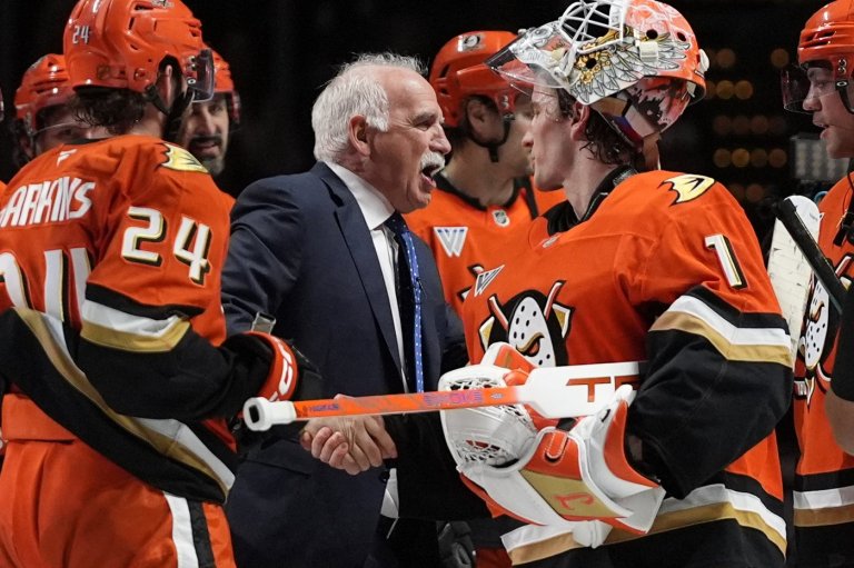 Joel Quenneville wins his 1,000th game, joining Scotty Bowman in an elite club for NHL coaches | iNFOnews.ca