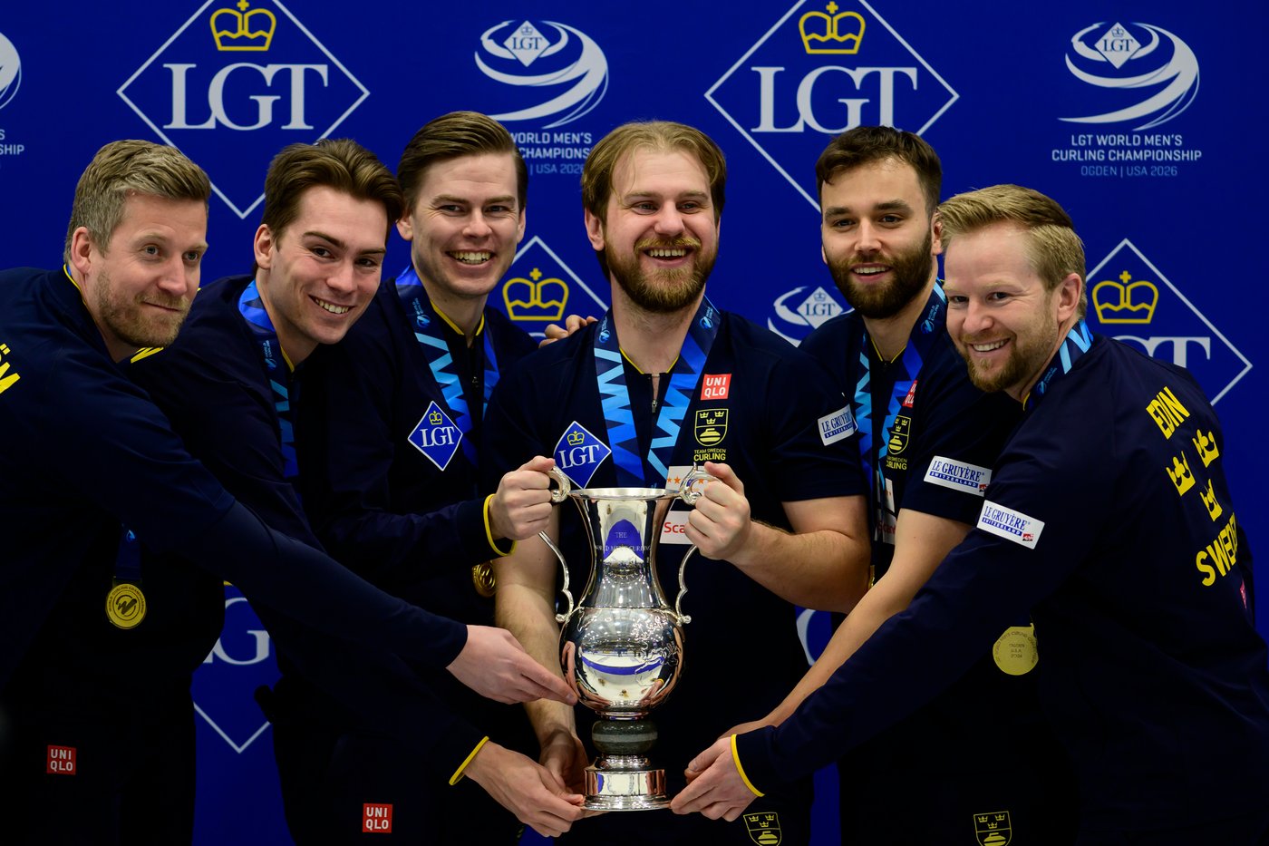 Sweden's Edin beats Canada's Dunstone 9-6 to win men's world curling championship | iNFOnews.ca