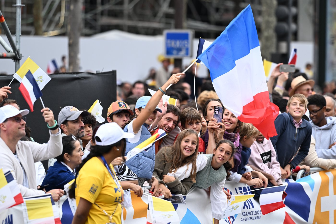 Pope Leo XIV's outdoor Mass in Paris: the eye-popping numbers | iNFOnews.ca