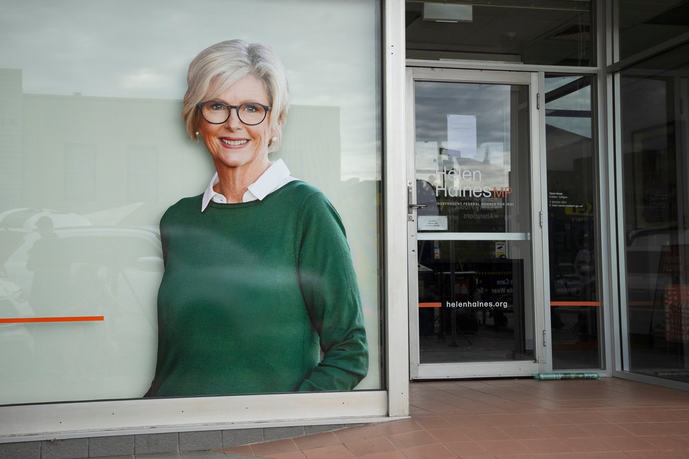 Australian Parliament pays tribute to injured lawmaker as it resumes work under increased security | iNFOnews.ca Australian Parliament pays tribute to injured lawmaker as it resumes work under increased security | iNFOnews.ca