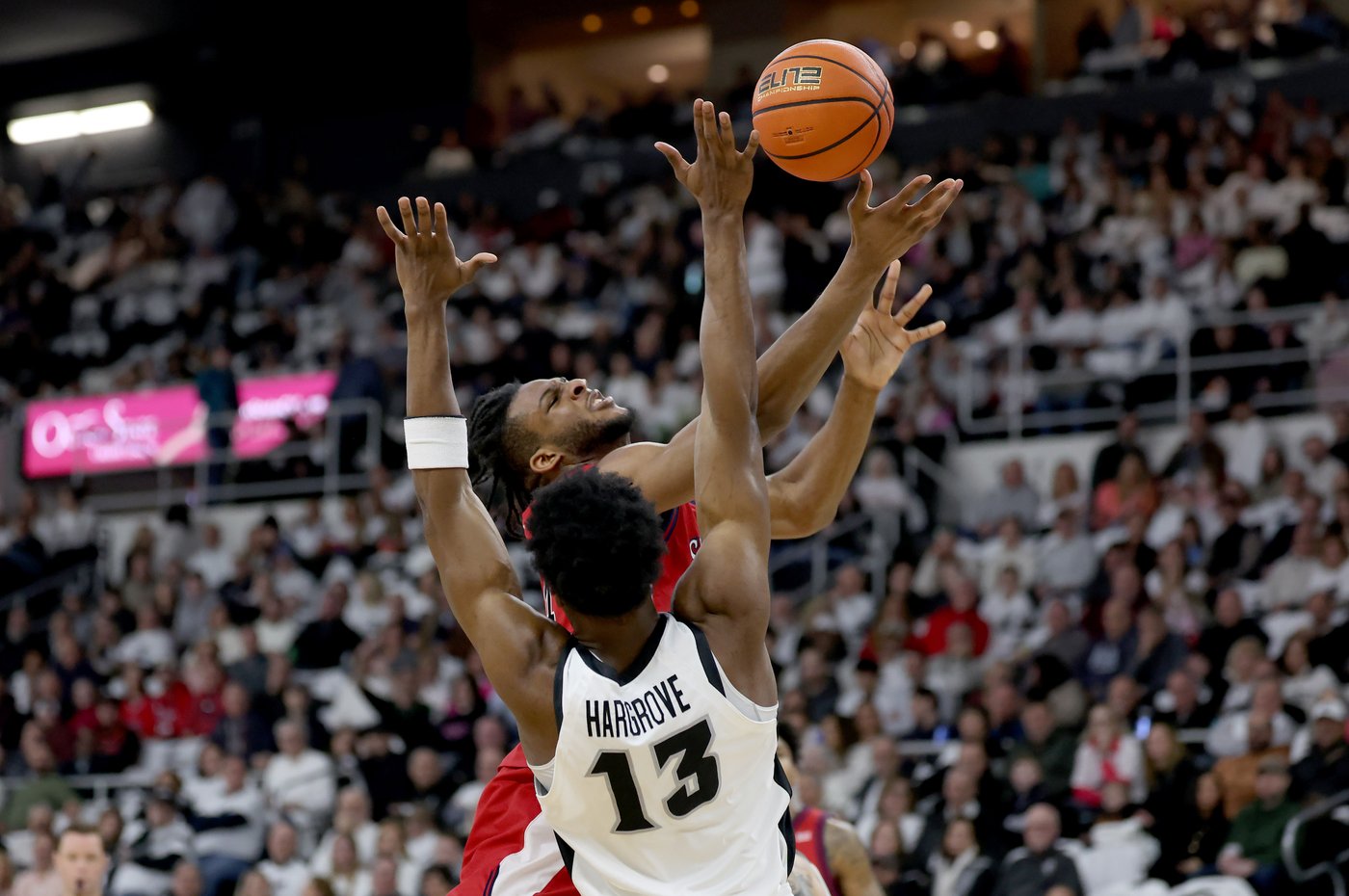 No. 17 St. John's survives Providence push to win 11th straight, 79-69 over Friars | iNFOnews.ca No. 17 St. John's survives Providence push to win 11th straight, 79-69 over Friars | iNFOnews.ca