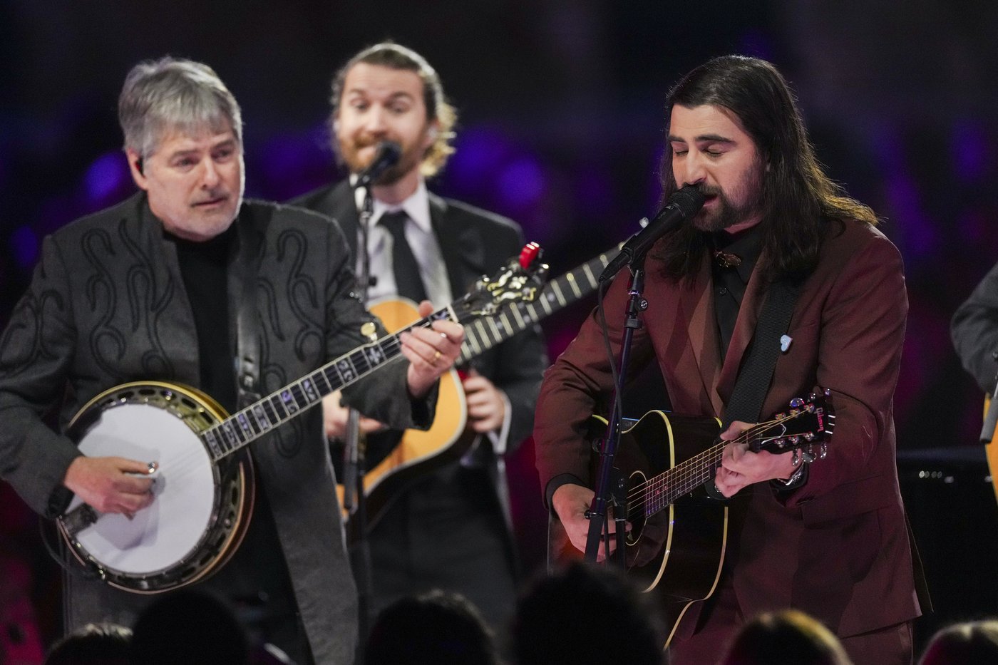 Tie-dye and dancing bears: Grammy weekend begins with Grateful Dead honored as Persons of the Year | iNFOnews.ca