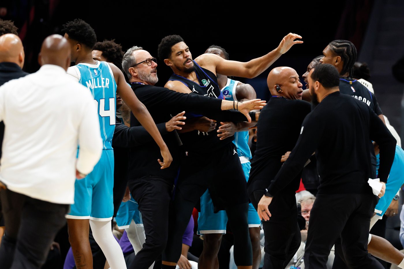 Four players ejected after Pistons and Hornets tussle in physical game won by Detroit | iNFOnews.ca