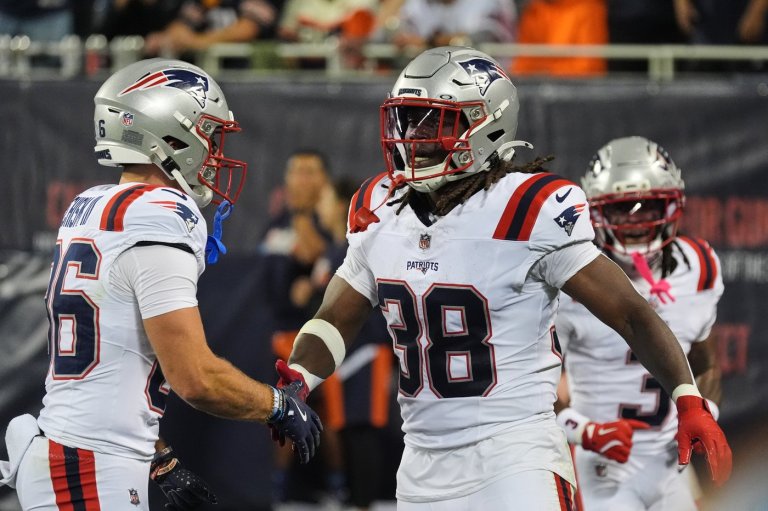 Stevenson gives the Patriots a momentary lift with a 48-yard TD reception on final play of 1st half | iNFOnews.ca