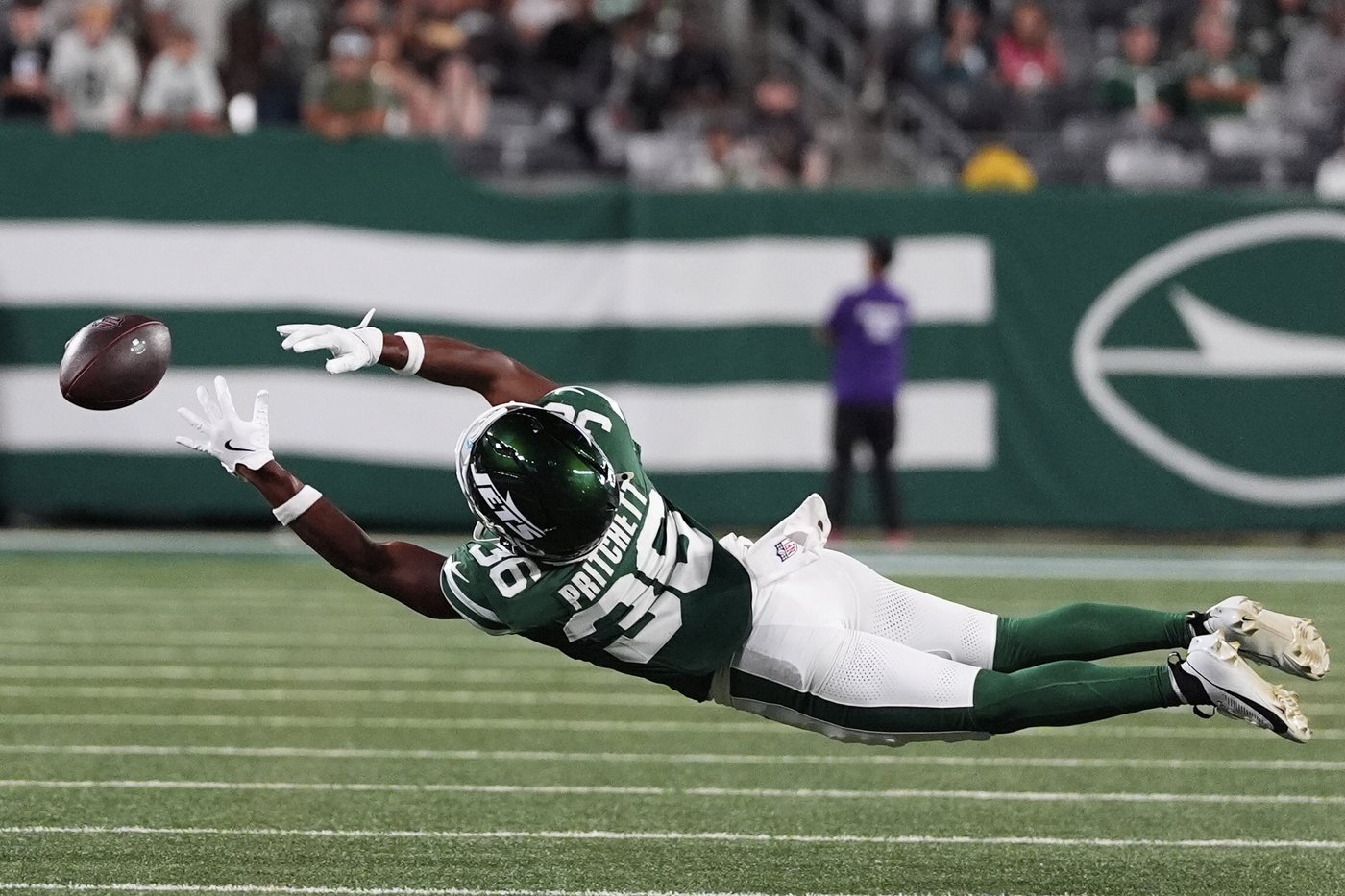 McCord and the Eagles hold off Jets 19-17 in preseason finale | iNFOnews.ca