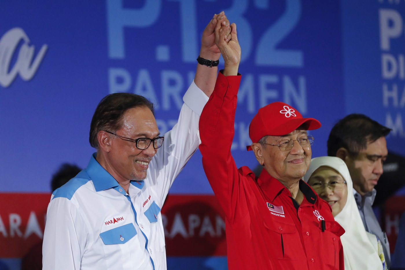 'Quite frightening': Malaysia's former leader Mahathir Mohamad turns 100 without slowing down | iNFOnews.ca