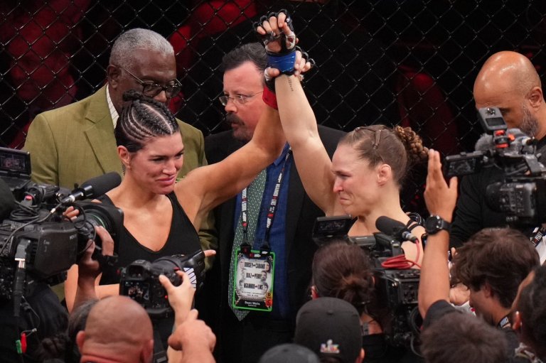 Ronda Rousey stops Gina Carano with an armbar 17 seconds into their double comeback bout | iNFOnews.ca