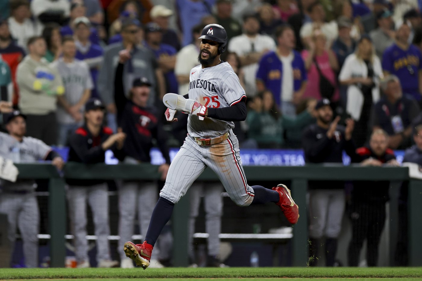 Correa hits a 2-run homer in the 10th in the Twins' 12-6 comeback victory over the Mariners | iNFOnews.ca
