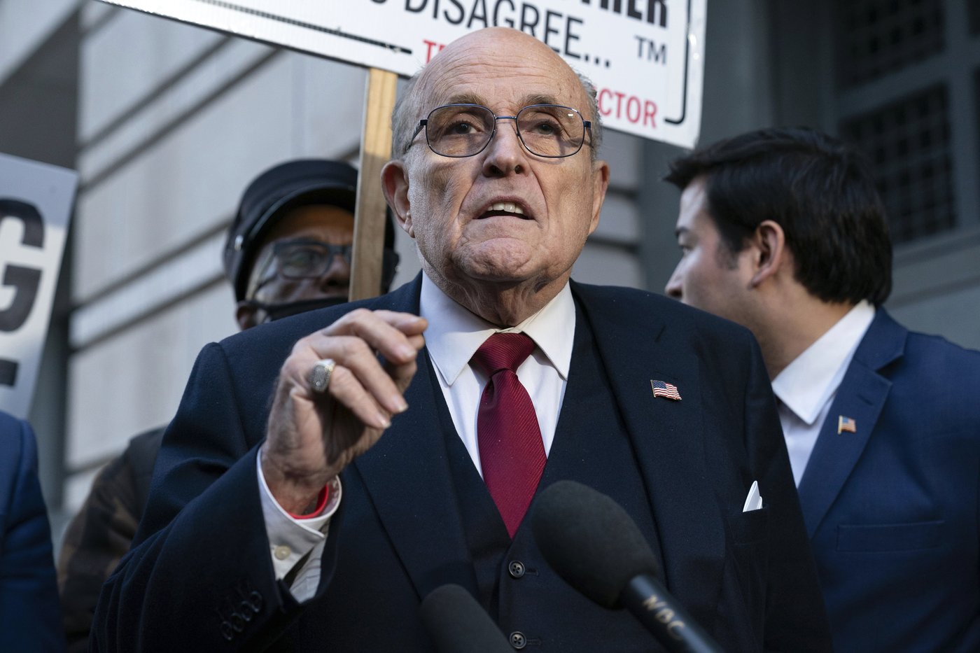 Rudy Giuliani ordered to turn over NYC apartment, 26 watches to Georgia election workers | iNFOnews.ca Rudy Giuliani ordered to turn over NYC apartment, 26 watches to Georgia election workers | iNFOnews.ca