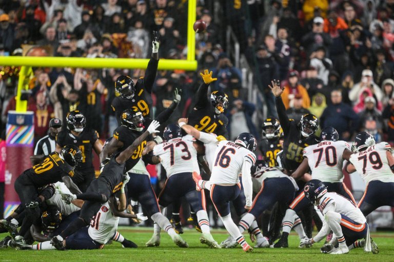 No Hail Mary magic this time and Moody's last-play kick lifts the Bears past the Commanders 25-24 | iNFOnews.ca