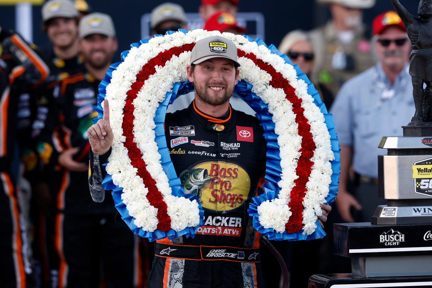 Briscoe gives Joe Gibbs Racing 2nd spot in NASCAR's championship finale with OT win at Talladega | iNFOnews.ca Briscoe gives Joe Gibbs Racing 2nd spot in NASCAR's championship finale with OT win at Talladega | iNFOnews.ca