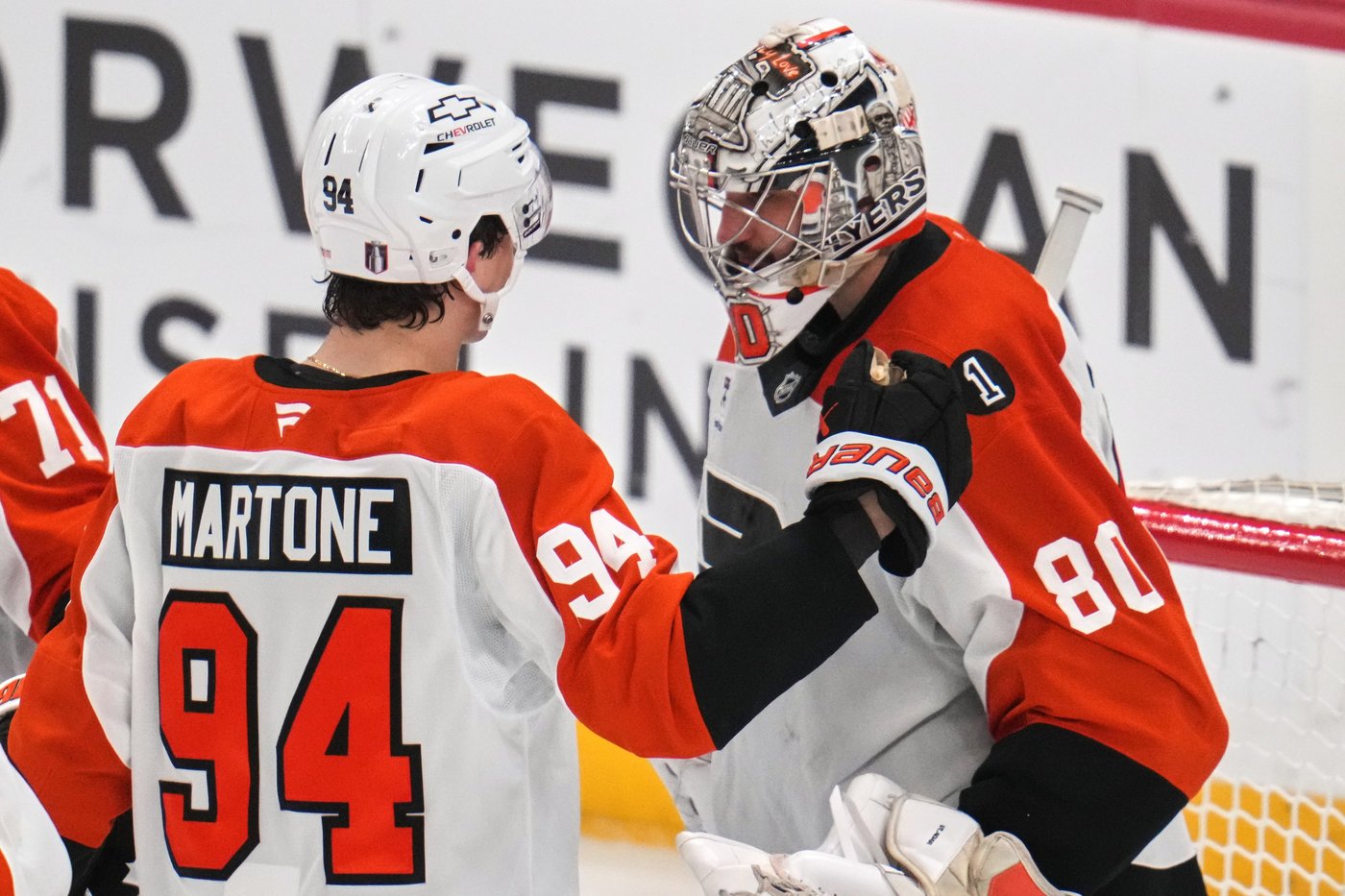 Vladar stops 27 shots as Flyers top Penguins 3-0 to take commanding 2-0 lead in first-round series | iNFOnews.ca