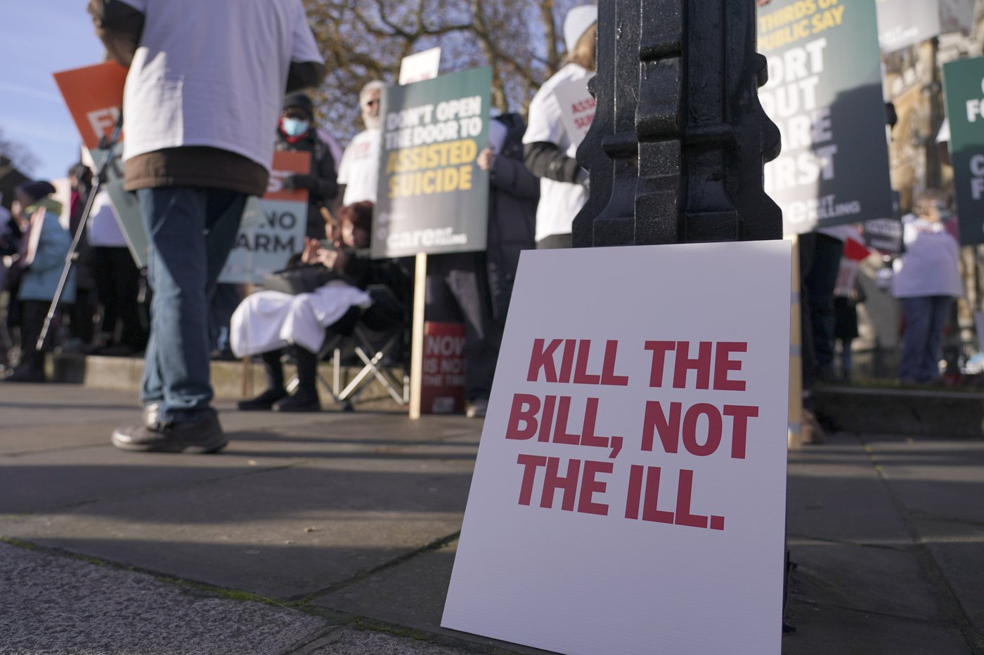 British lawmakers give initial approval to a bill to allow terminally ill adults to end their lives | iNFOnews.ca British lawmakers give initial approval to a bill to allow terminally ill adults to end their lives | iNFOnews.ca