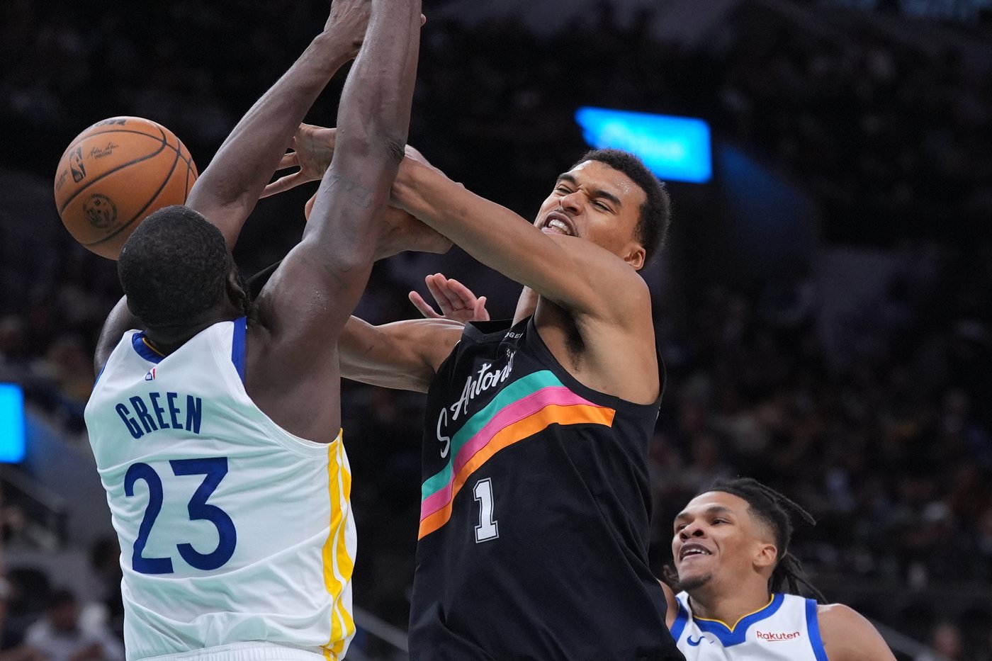 Curry's 46 points leads Warriors to 125-120 victory over Spurs despite Wembanyama's triple-double | iNFOnews.ca Curry's 46 points leads Warriors to 125-120 victory over Spurs despite Wembanyama's triple-double | iNFOnews.ca