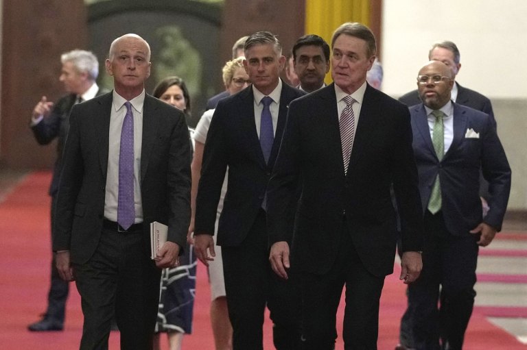 US lawmakers push for military dialogue in a rare China visit | iNFOnews.ca