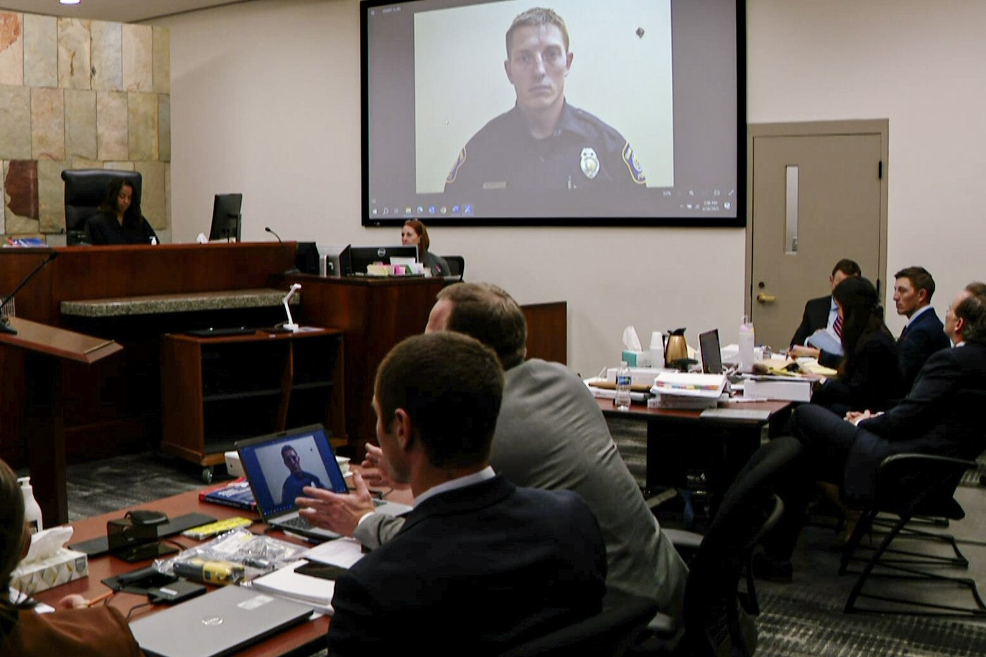 Did a police officer's Taser pose a threat against him? Murder trial centers on weapon | iNFOnews.ca Did a police officer's Taser pose a threat against him? Murder trial centers on weapon | iNFOnews.ca