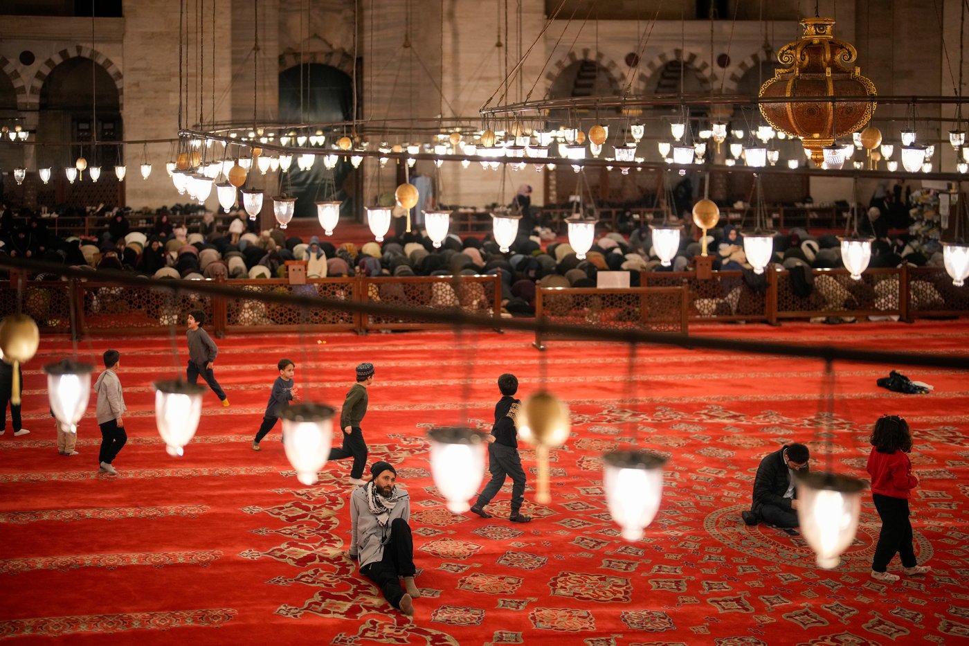 Ramadan ushers in a month of fasting, worship and charity for Muslims, in photos | iNFOnews.ca