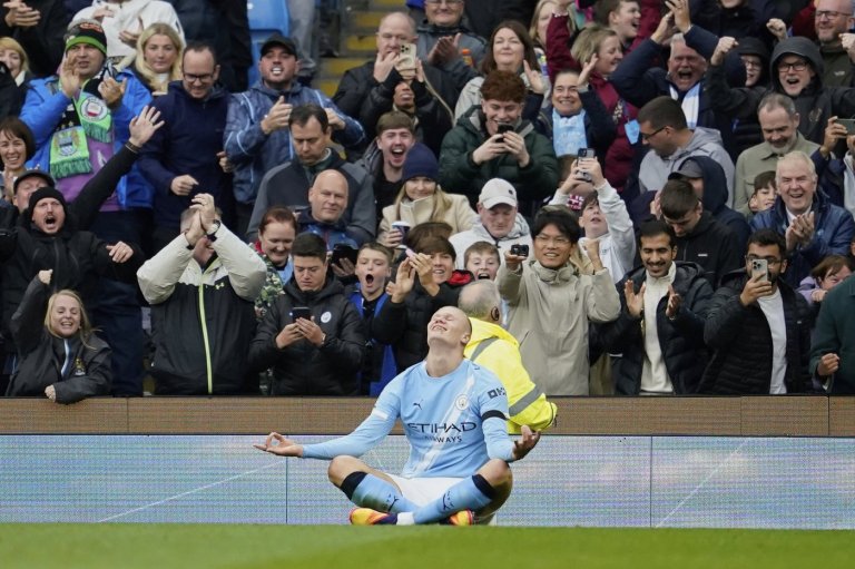 Man City humbles Man United 3-0 in the Premier League, Liverpool back on top | iNFOnews.ca