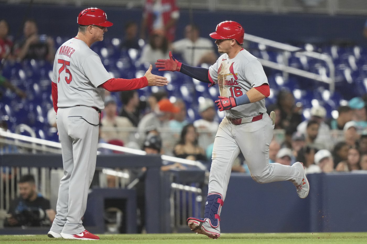 Cardinals snap 5-game losing streak with 8-3 win over Marlins | iNFOnews.ca