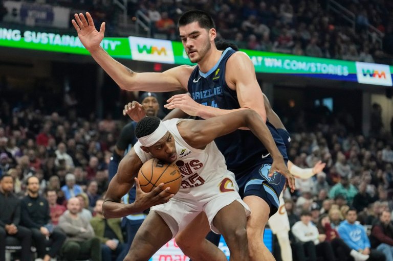 Donovan Mitchell scores 30 as Cavaliers rally for 108-100 win over Grizzlies | iNFOnews.ca