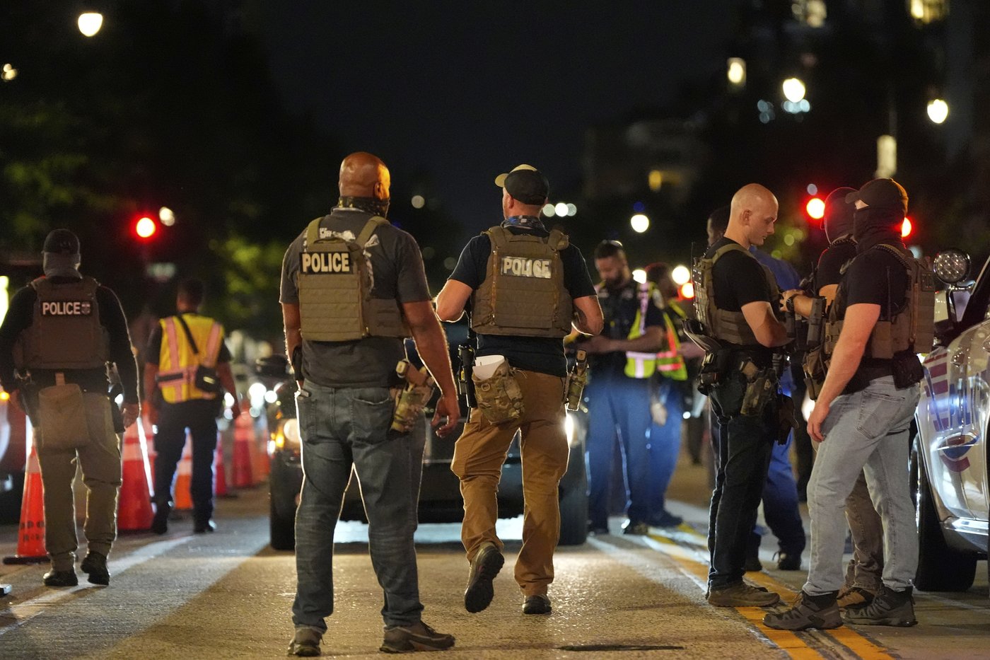 The Latest: Dozens arrested in Washington as White House ratchets up federal police presence | iNFOnews.ca The Latest: Dozens arrested in Washington as White House ratchets up federal police presence | iNFOnews.ca