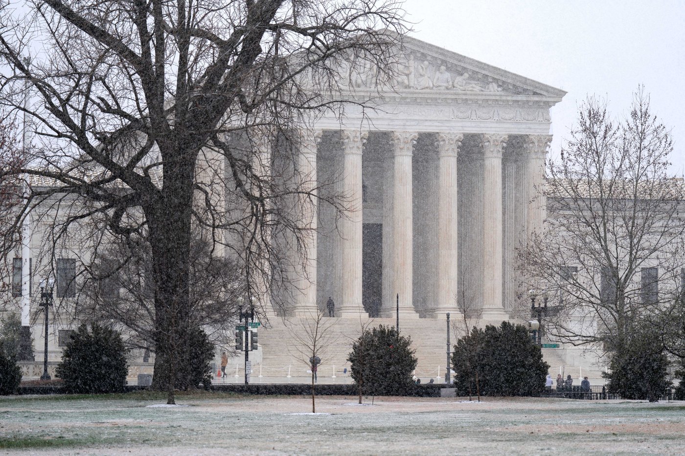 Supreme Court to hear arguments over push to end legal protections for migrants from Haiti, Syria | iNFOnews.ca Supreme Court to hear arguments over push to end legal protections for migrants from Haiti, Syria | iNFOnews.ca
