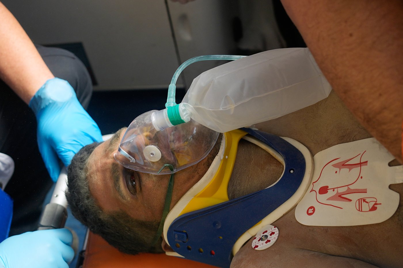 Venezuelan security guard pulled alive from building basement 8 days after twin quakes | iNFOnews.ca