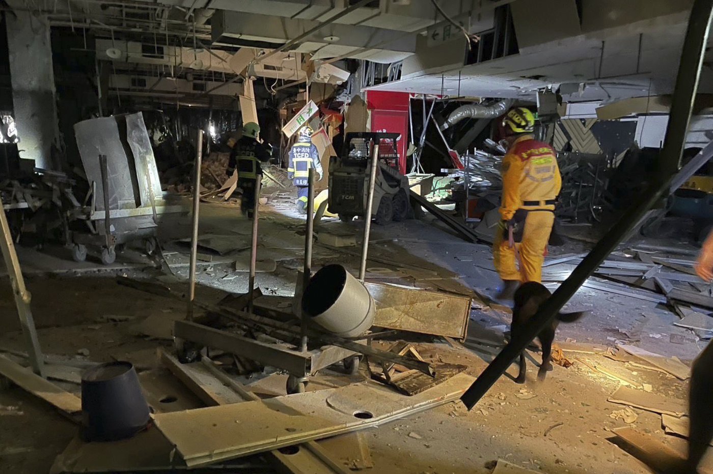 Gas explosion at Taiwan food court kills 4 and injures 26 | iNFOnews.ca Gas explosion at Taiwan food court kills 4 and injures 26 | iNFOnews.ca
