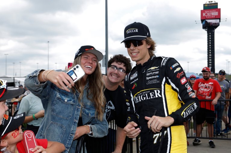 NASCAR shrugs off fisticuffs and swearing, heads back to old tracks as it embraces its rugged past | iNFOnews.ca