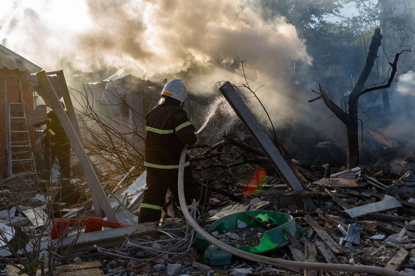 Russian attacks kill 6 in Ukraine and damage Kyiv’s Northern Bridge | iNFOnews.ca