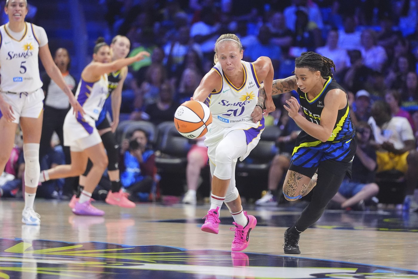 Allemand scores 21, Burrell sparks late run; Sparks beat Wings 91-77, remain alive in playoff hunt | iNFOnews.ca Allemand scores 21, Burrell sparks late run; Sparks beat Wings 91-77, remain alive in playoff hunt | iNFOnews.ca