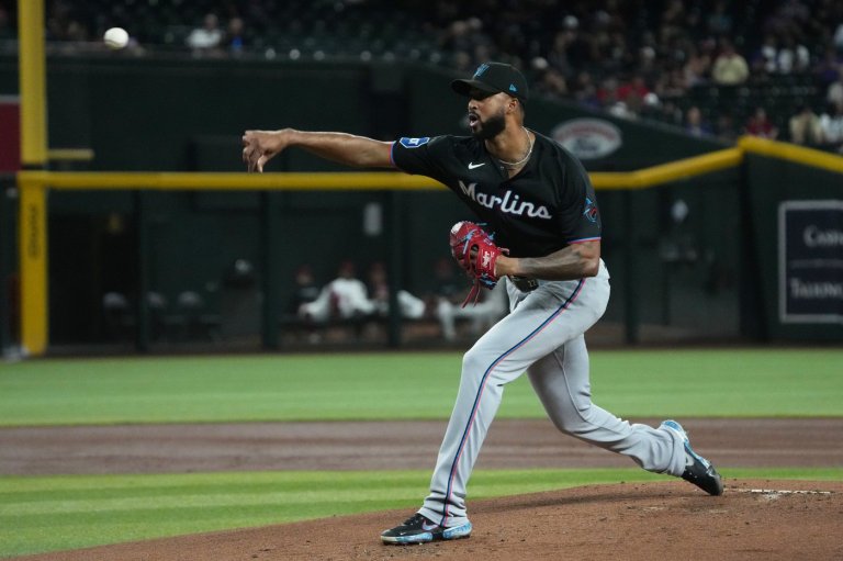 Marlins hold off Diamondbacks 4-3 with Sandy Alcantara getting 1st career save | iNFOnews.ca